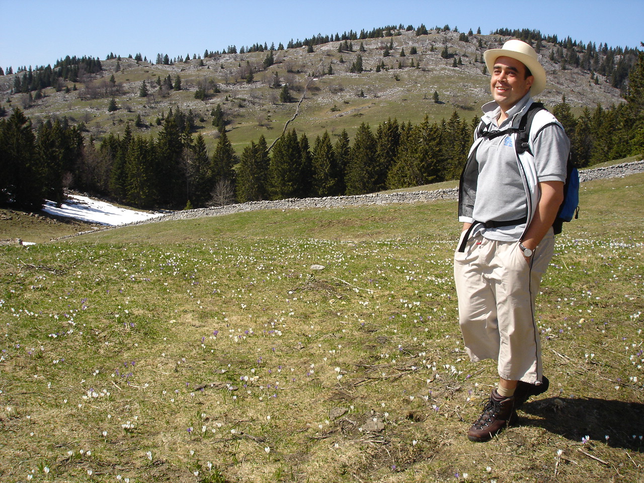 Sebastian Winkler auf Wanderung im schweizerischen Jura