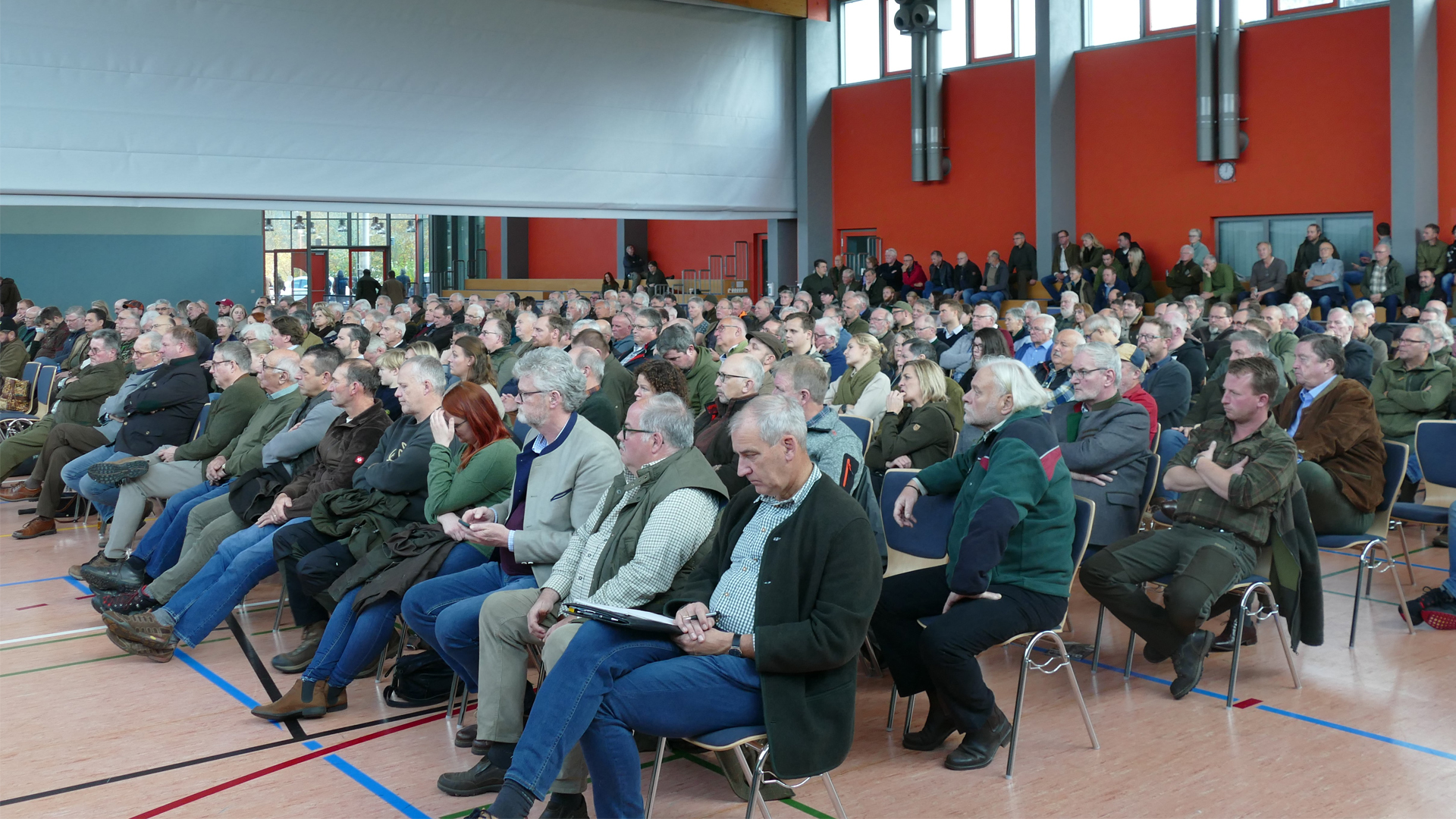 Jagdgesetz Rheinland-Pfalz: Über 300 Jägerinnen und Jäger sowie Interessierte besuchten die Informationsveranstaltung in Kelberg